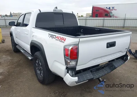2022 Toyota Tacoma Trd Off Road z USA, uszkodzony, nr VIN 3TMCZ5AN1NM497266